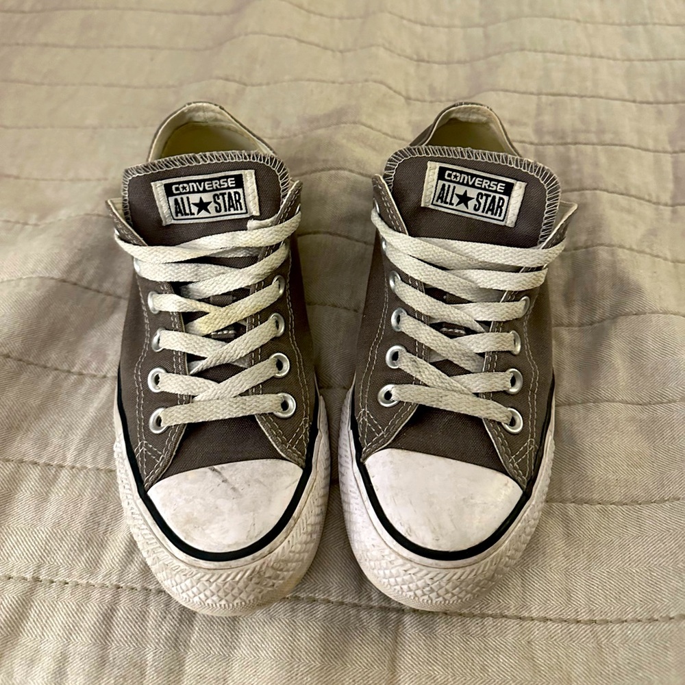 Gray women’s converse